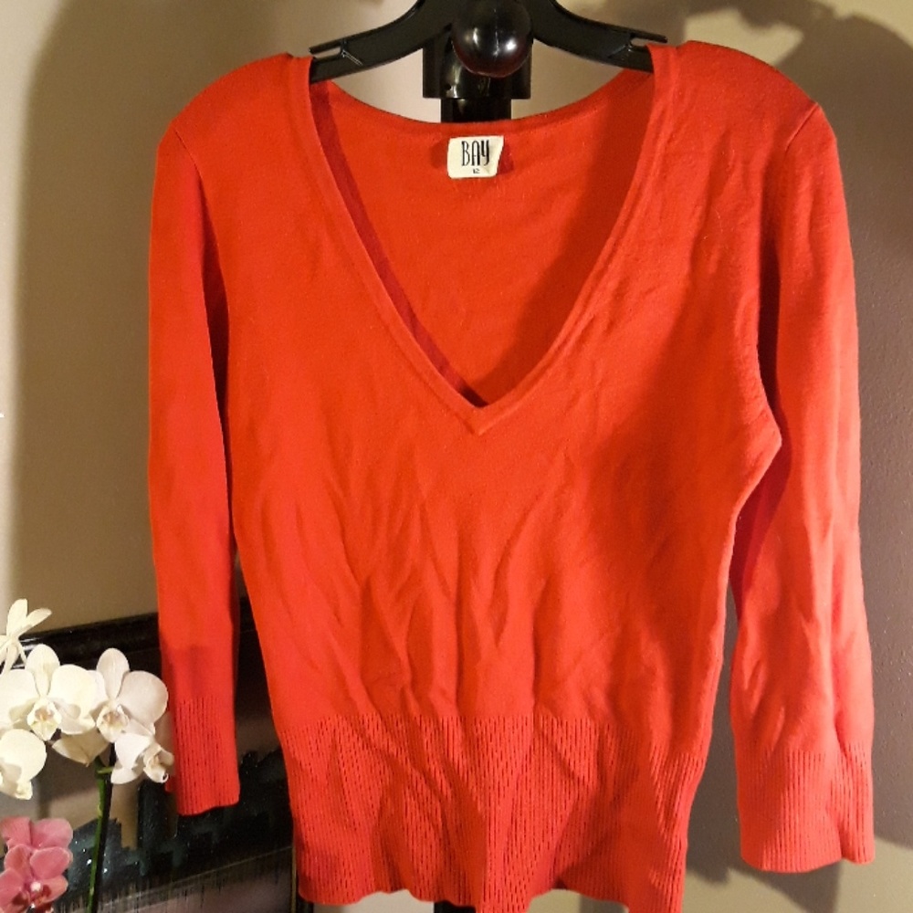 Bay 12 Red 3\4 Top